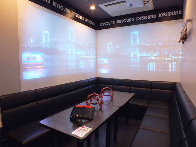 デュアルプロジェクタールーム(実店舗写真)